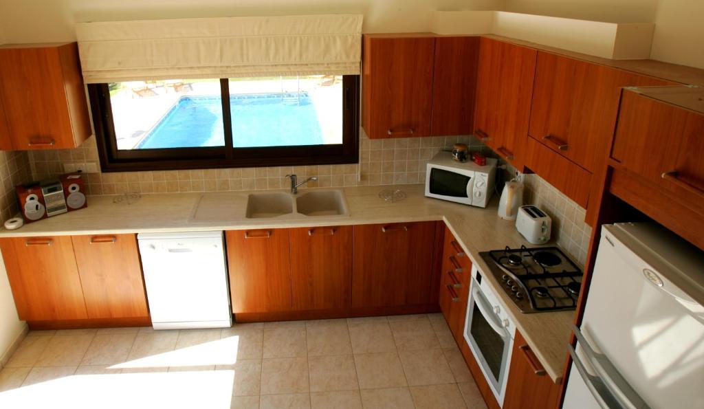Eve Pissouri Xιnisteri Villa Номер фото
